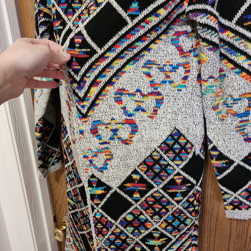 ⭐️Colorful Geometric Patterned Long Cardigan⭐️ - Picture 3 of 8